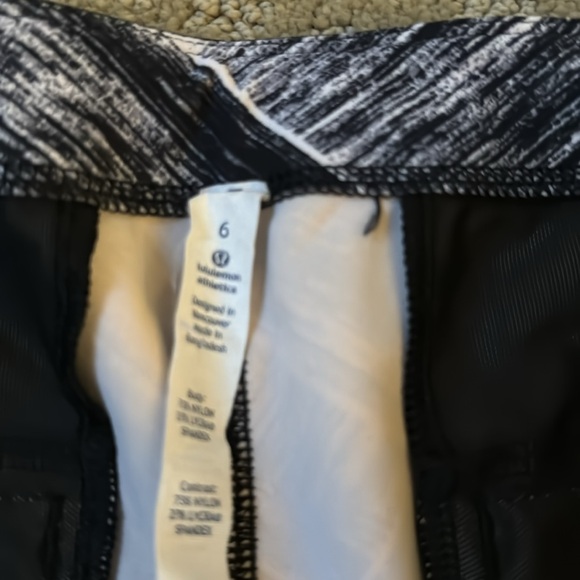 Lululemon printed elastic waist drawstring crop pants - Picture 2 of 5